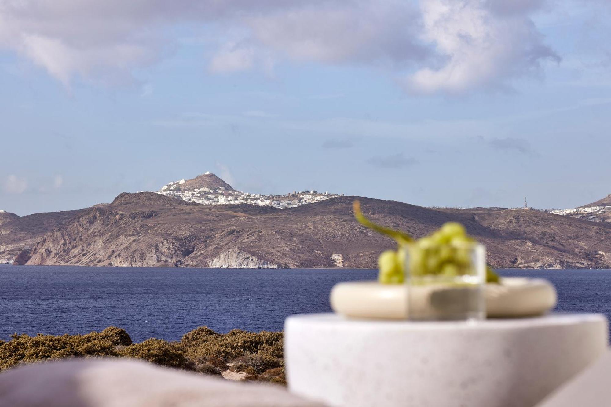 Hotel Milos Sea Resort Адамас Экстерьер фото